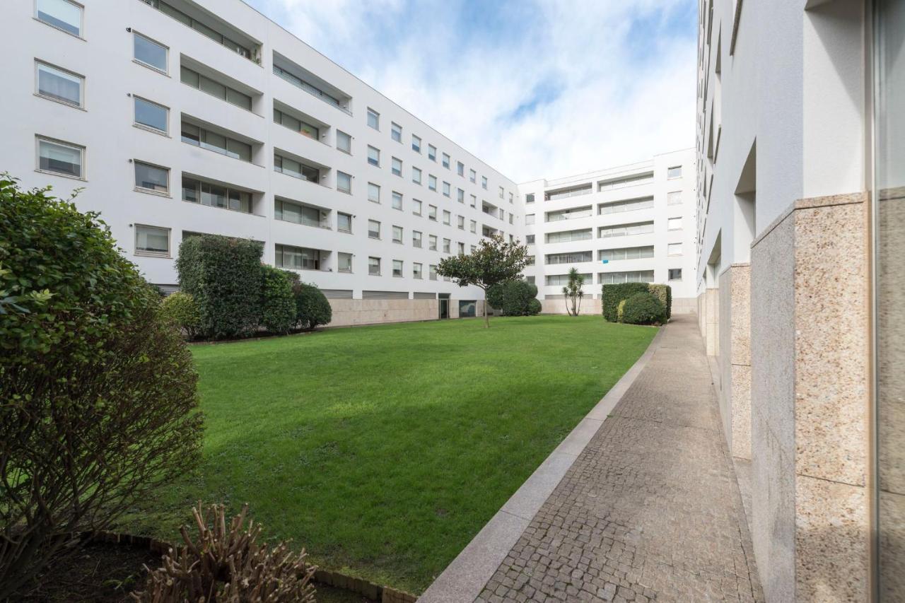 מטוסיניוס Lovelystay - Oporto Beach Apartment With 2 Free Parking Spots מראה חיצוני תמונה