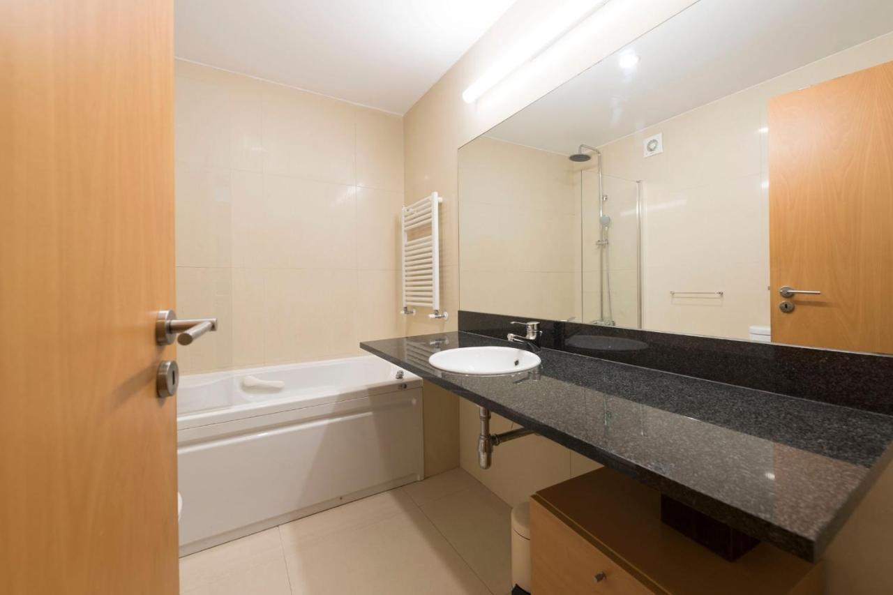 מטוסיניוס Lovelystay - Oporto Beach Apartment With 2 Free Parking Spots מראה חיצוני תמונה